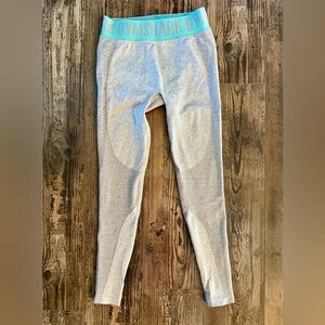 Gymshark Women's Capri Leggings / Gray / Size XS - 24" waist